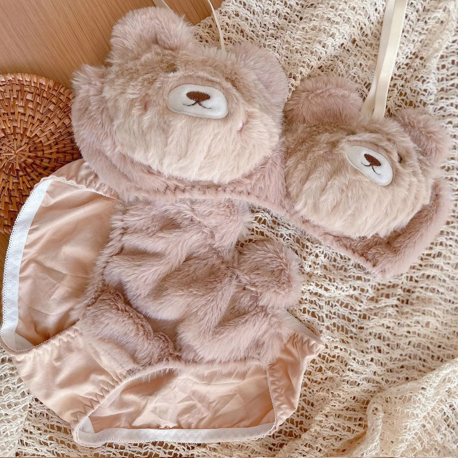 comfaura® Lunelle Plush Set
